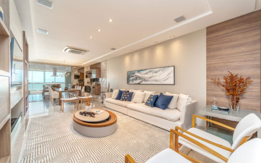 AP1501 – Apartamento  Alto Padrão, frente mar, mobiliado e equipado, 04 suítes e 04 vagas na Av. Atlântica!